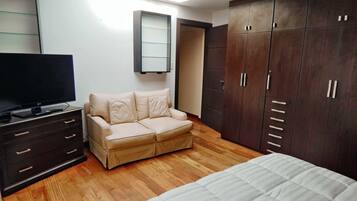 Appartamento Premium, cucina | 1 camera, biancheria da letto di alta qualità, una cassaforte in camera