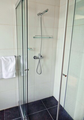 Premium-Apartment, Küche | Badezimmer | Dusche, Haartrockner, Handtücher