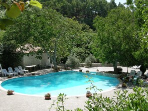 Outdoor pool, pool umbrellas, pool loungers - A' Cunziria (Vizzini)