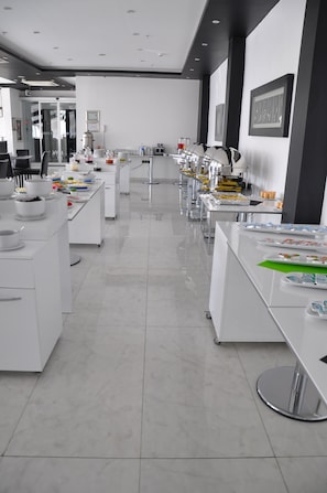 Tägliches inbegriffenes Frühstücksbuffet