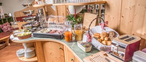 Daily buffet breakfast (EUR 12.00 per person)