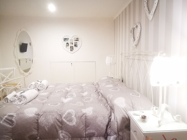 Design Suite, 1 Queen Bed, Kitchen, City View | 1 bedroom, premium bedding, minibar, in-room safe - B&B Tazzecafè (Naples)