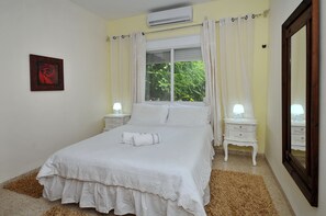 Cubrecamas, decoración personalizada y muebles diferentes 