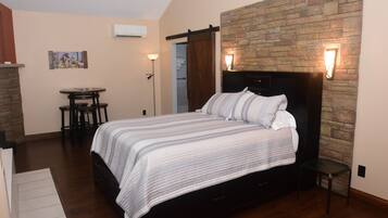 Flat-screen TV, fireplace, heated floors