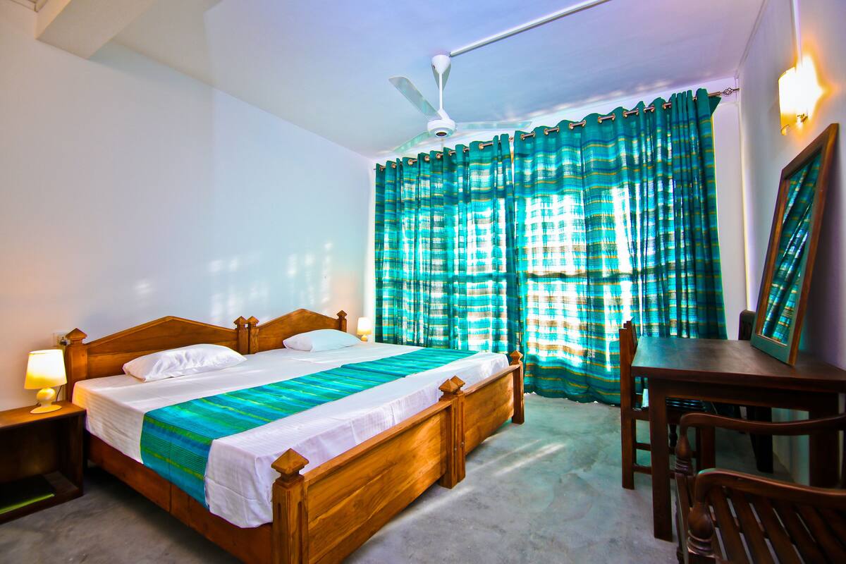 Gold | Iron/ironing board (on request), free WiFi, bed sheets