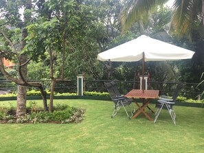 Outdoor dining - Villa Nuova Kandy (Kandy)
