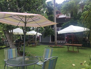 Lunch and dinner served, international cuisine - Villa Nuova Kandy (Kandy)