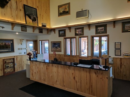 Reception. Travelodge by Wyndham Three Forks