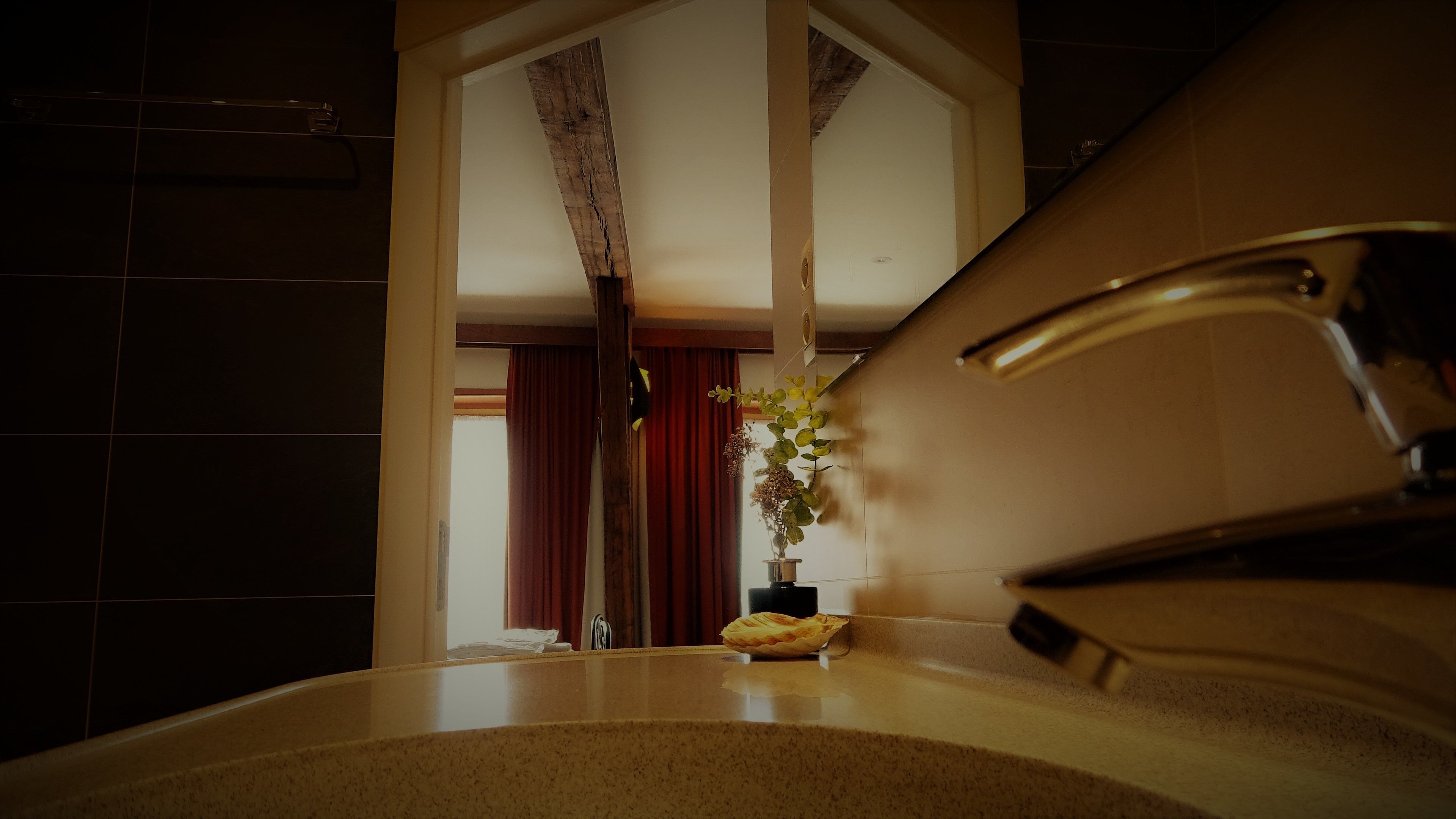 suite | bathroom | shower, free toiletries, hair dryer, towels