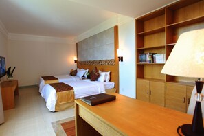 Suite | Una scrivania, tende oscuranti, Wi-Fi gratuito