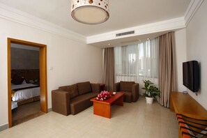 Suite | Desk, blackout drapes, free WiFi - Sanya Jinglilai Resort (Sanya)