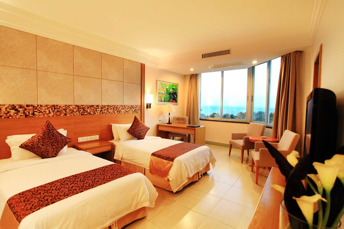 Deluxe Room, Sea View | Desk, blackout curtains, free WiFi