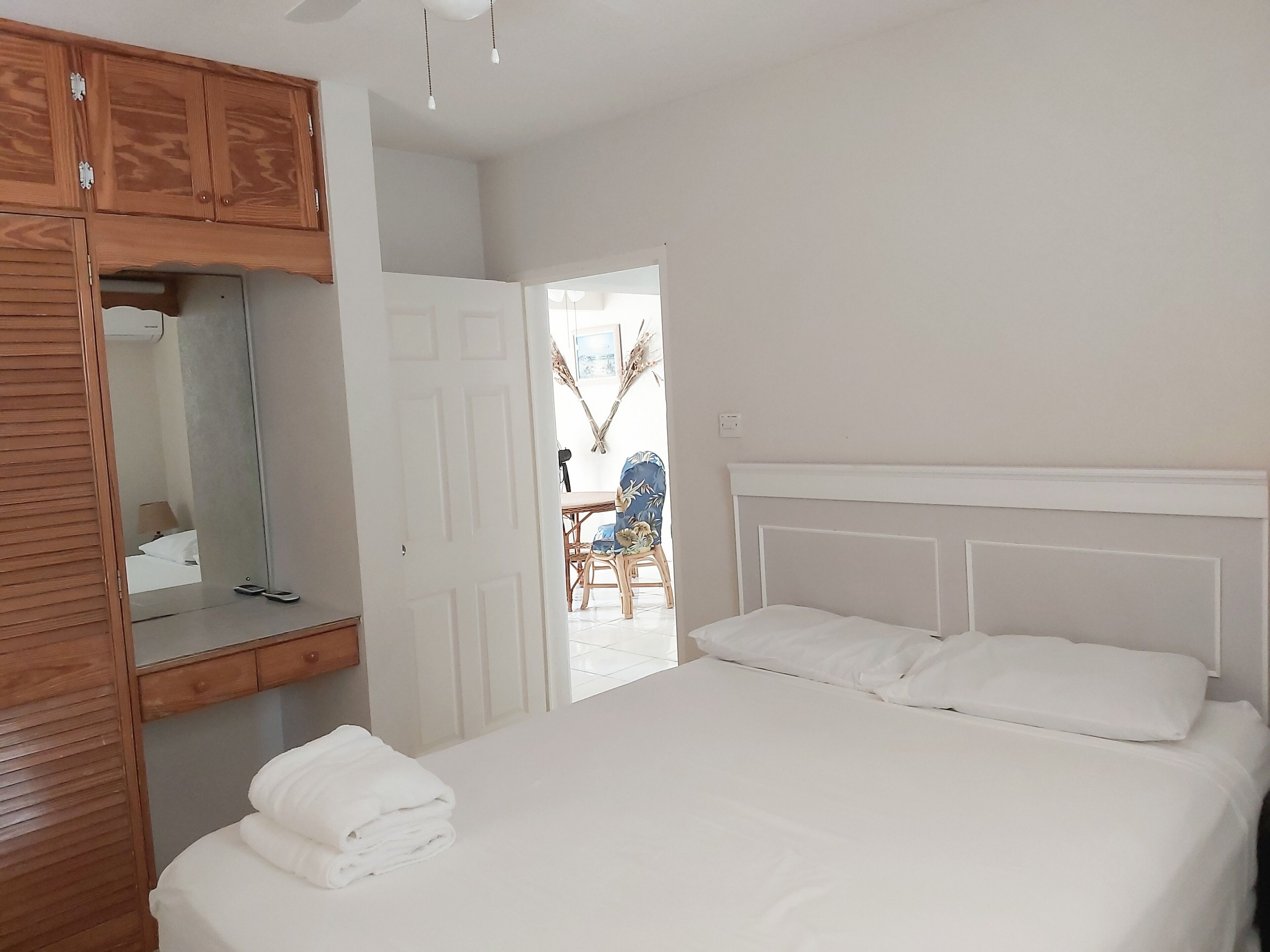 公寓, 2 间卧室 | 1 多间卧室、客房内保险箱、办公桌、熨斗/熨衣板