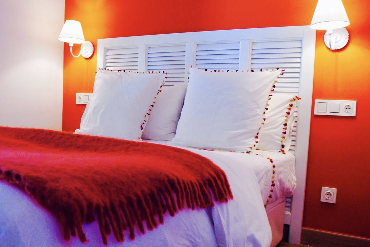 Double Room, Pool View (Red/Roja/Rouge) | Iron/ironing board, free WiFi, bed sheets