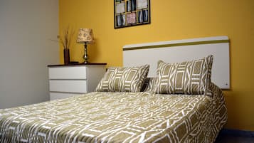 Double Room | Iron/ironing board, cribs/infant beds, free WiFi, bed sheets