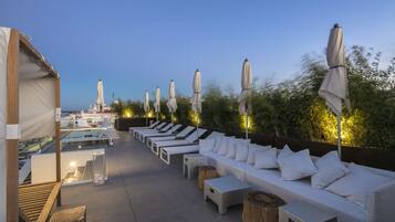 Sun deck