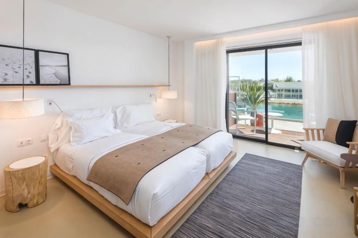 Double or Twin Room with Marina View