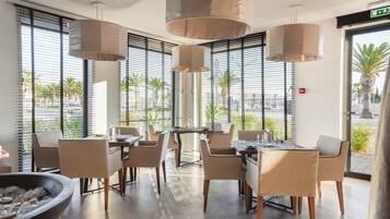 Thức ăn và đồ uống