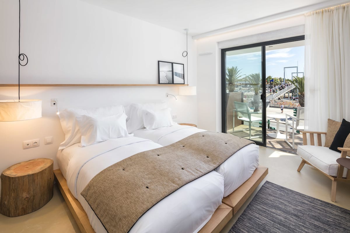 Comfort-Doppel- oder -Zweibettzimmer, Blick auf den Jachthafen