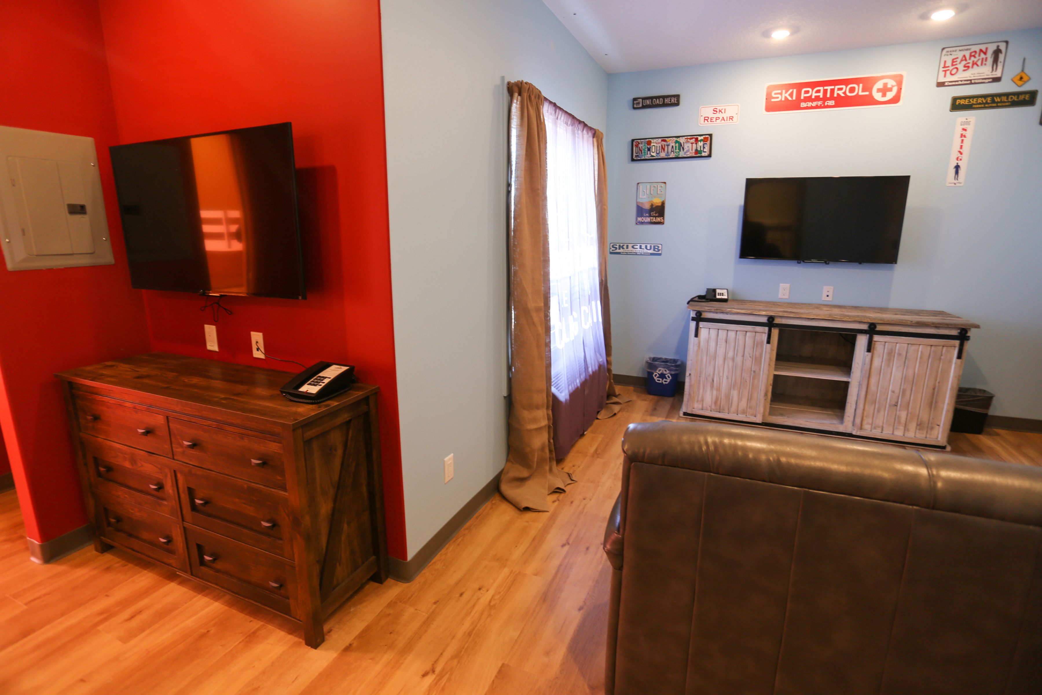 suite, multiple beds, non smoking (kids theme) | desk, laptop workspace, blackout curtains, iron/ironing board