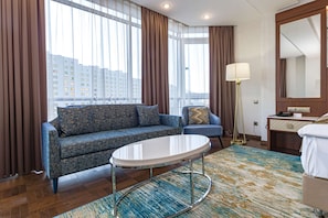 Premium Room, 1 King Bed, Non Smoking | Minibar, in-room safe, desk, laptop workspace