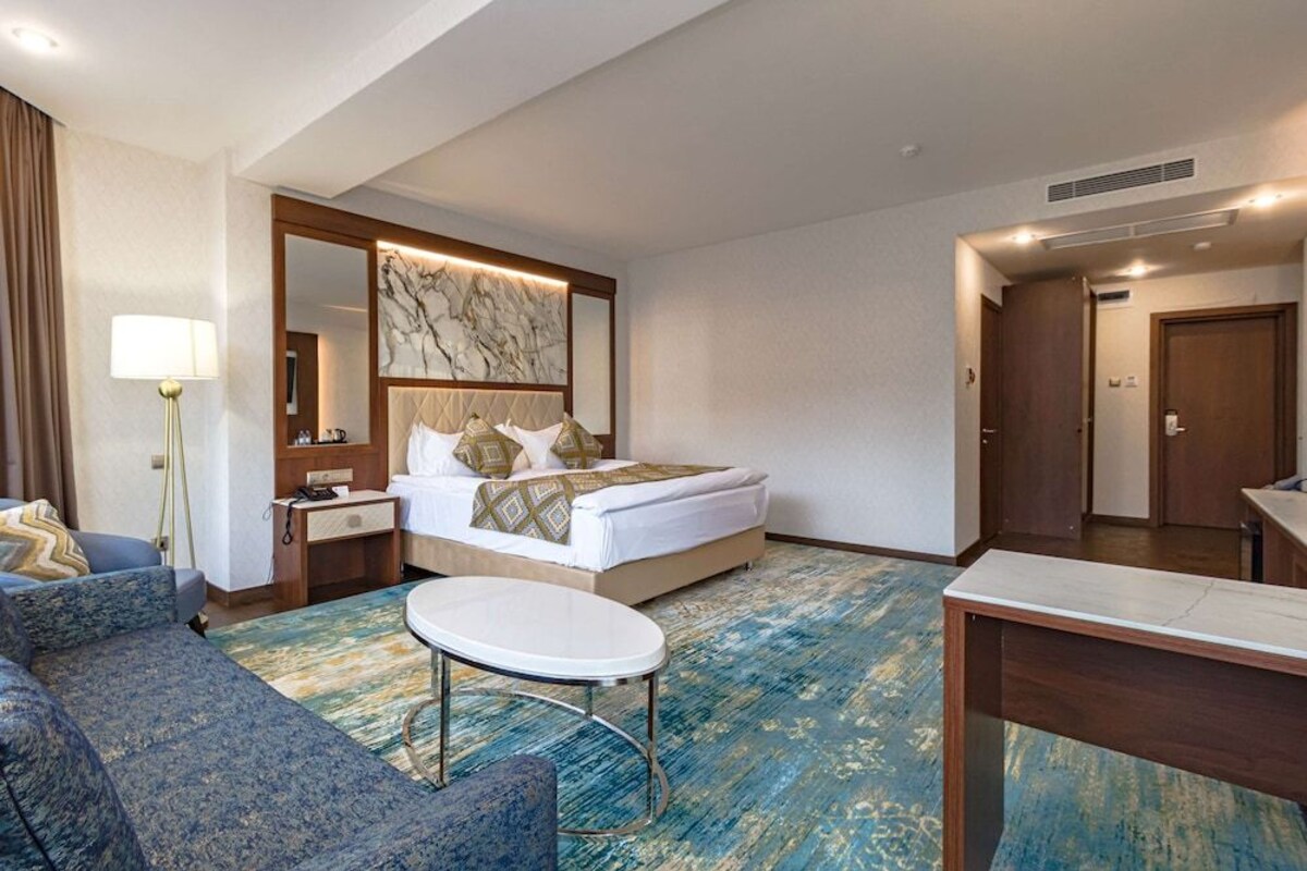 Executive Suite With King Bed - Non-Smoking