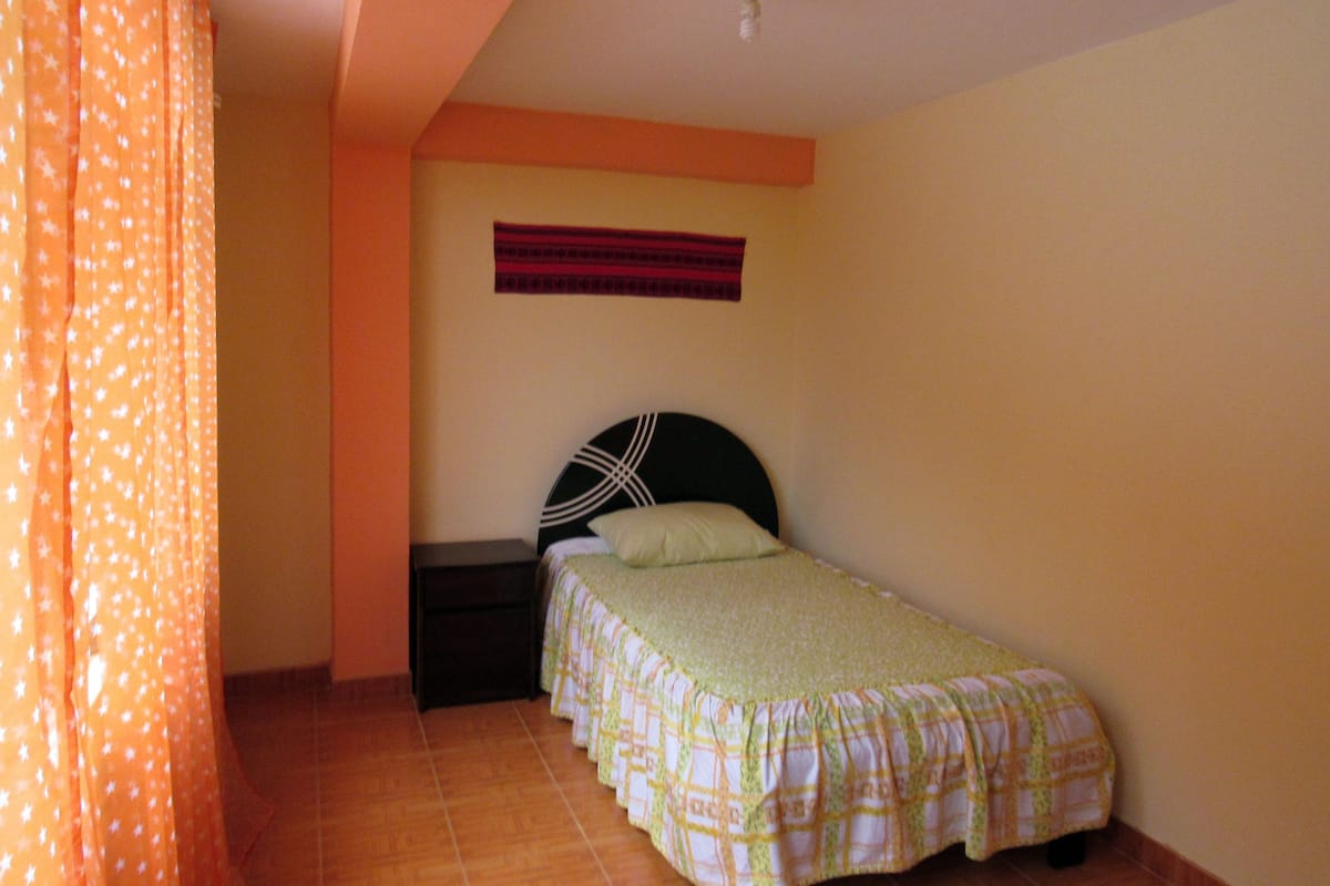 Classic Single Room, Shared Bathroom | Iron/ironing board, free WiFi