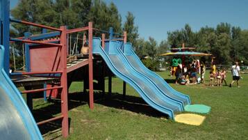 Children’s play area – outdoor