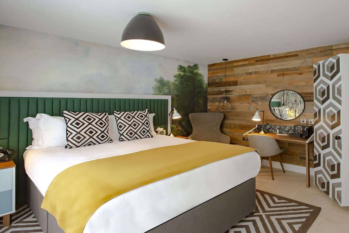 Habitación Premium, 1 cama King size (Minifridge) | Ropa de cama hipoalergénica, minibar y decoración personalizada