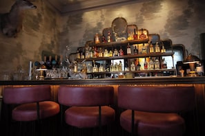 Bar (on property) - Hotel Indigo Bath by IHG (Bath)