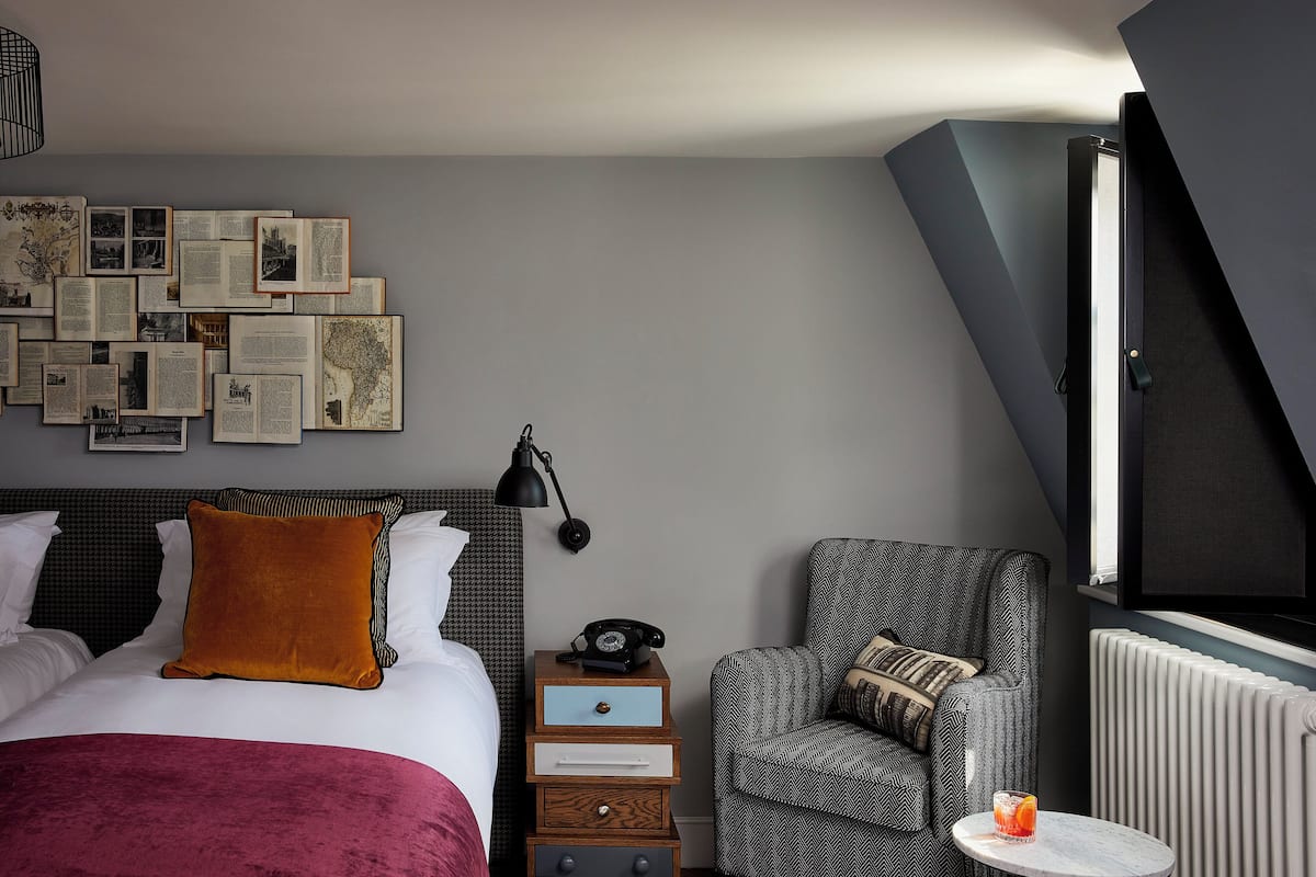 Habitación Premium, 2 camas individuales | Ropa de cama hipoalergénica, minibar y decoración personalizada