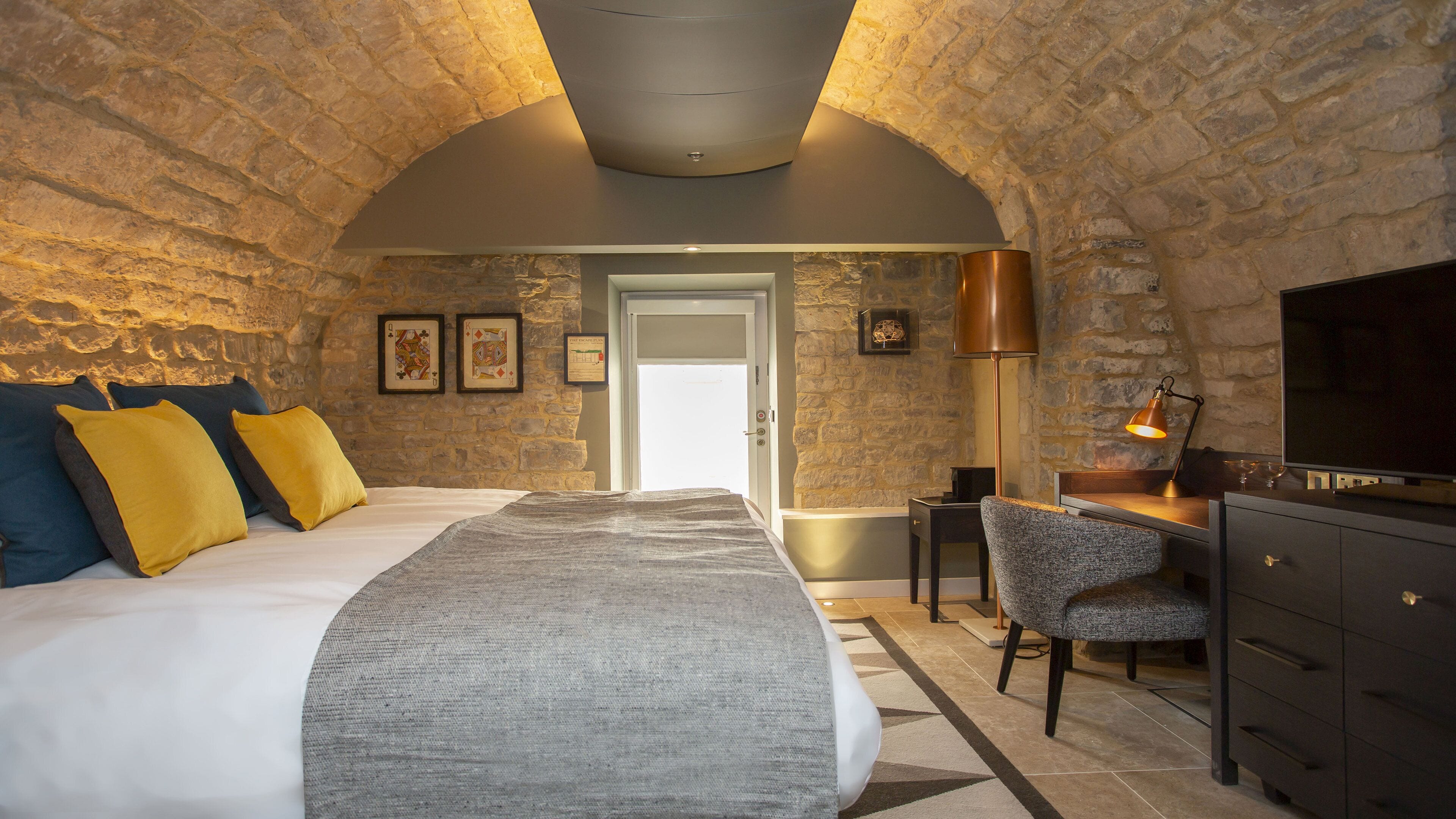 Premium Room, 1 King Bed (Underground Vaulted) | Hypo-allergenic bedding, minibar, individually decorated