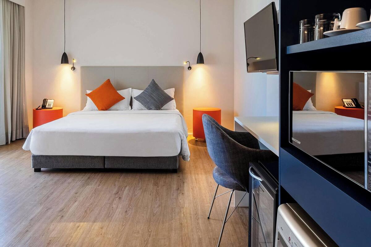 Departamento superior, 1 cama matrimonial, con acceso para personas discapacitadas, cocina | Caja de seguridad en la habitación y escritorio