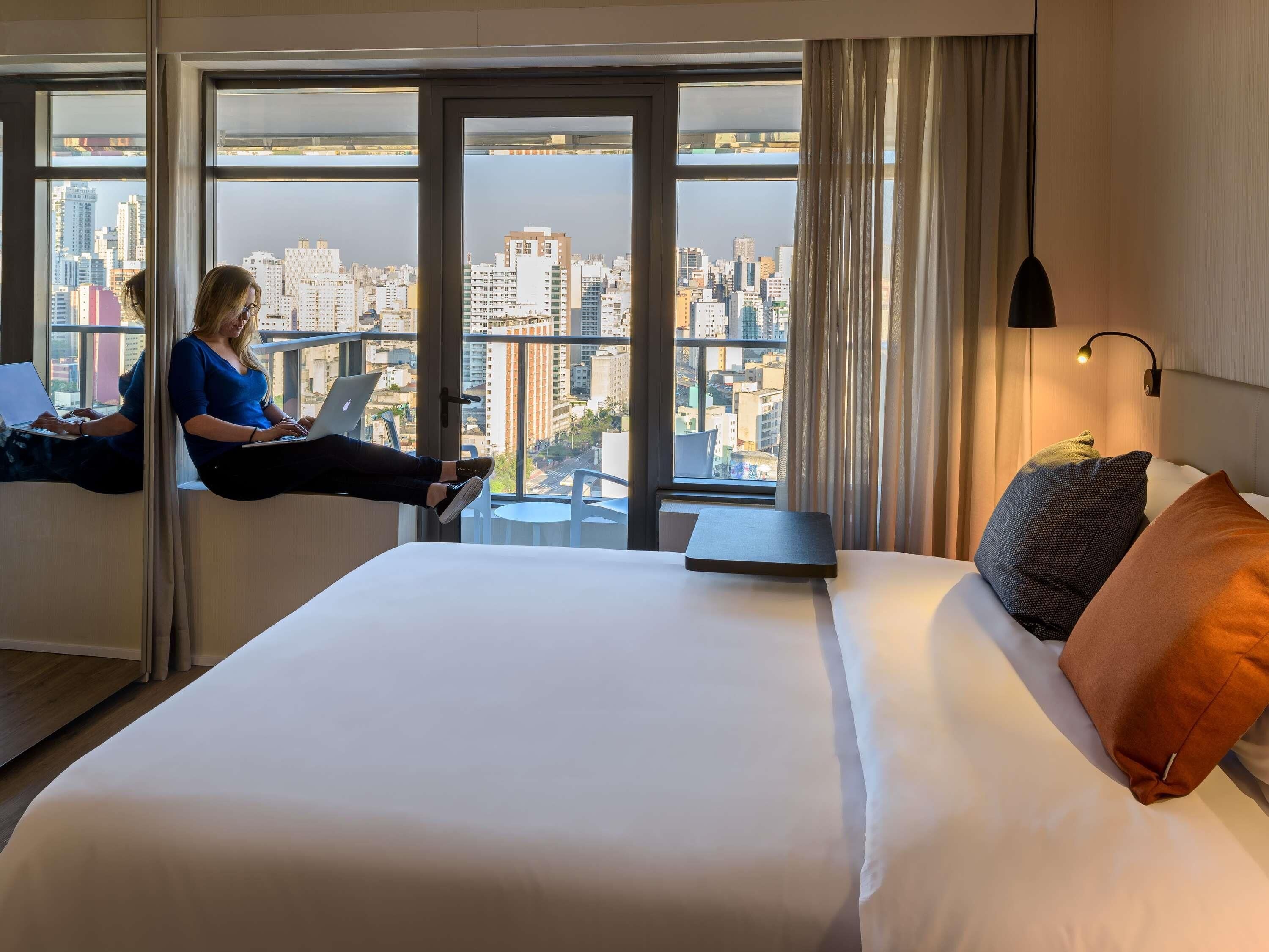Superior-Apartment, 1 Doppelbett und Schlafsofa, Küche | Zimmersafe, Schreibtisch, laptopgeeigneter Arbeitsplatz