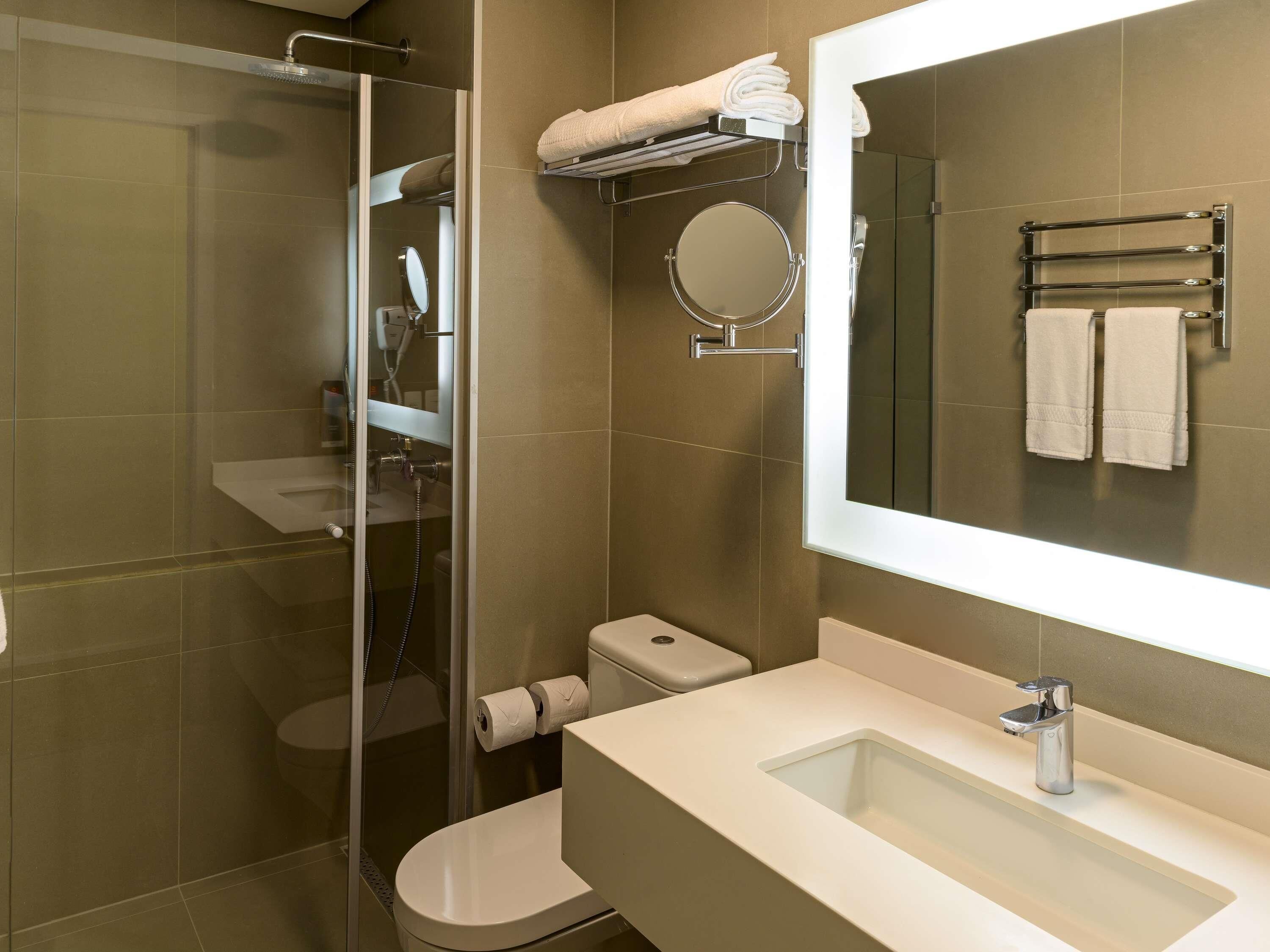 Coffres-forts dans les chambres, bureau