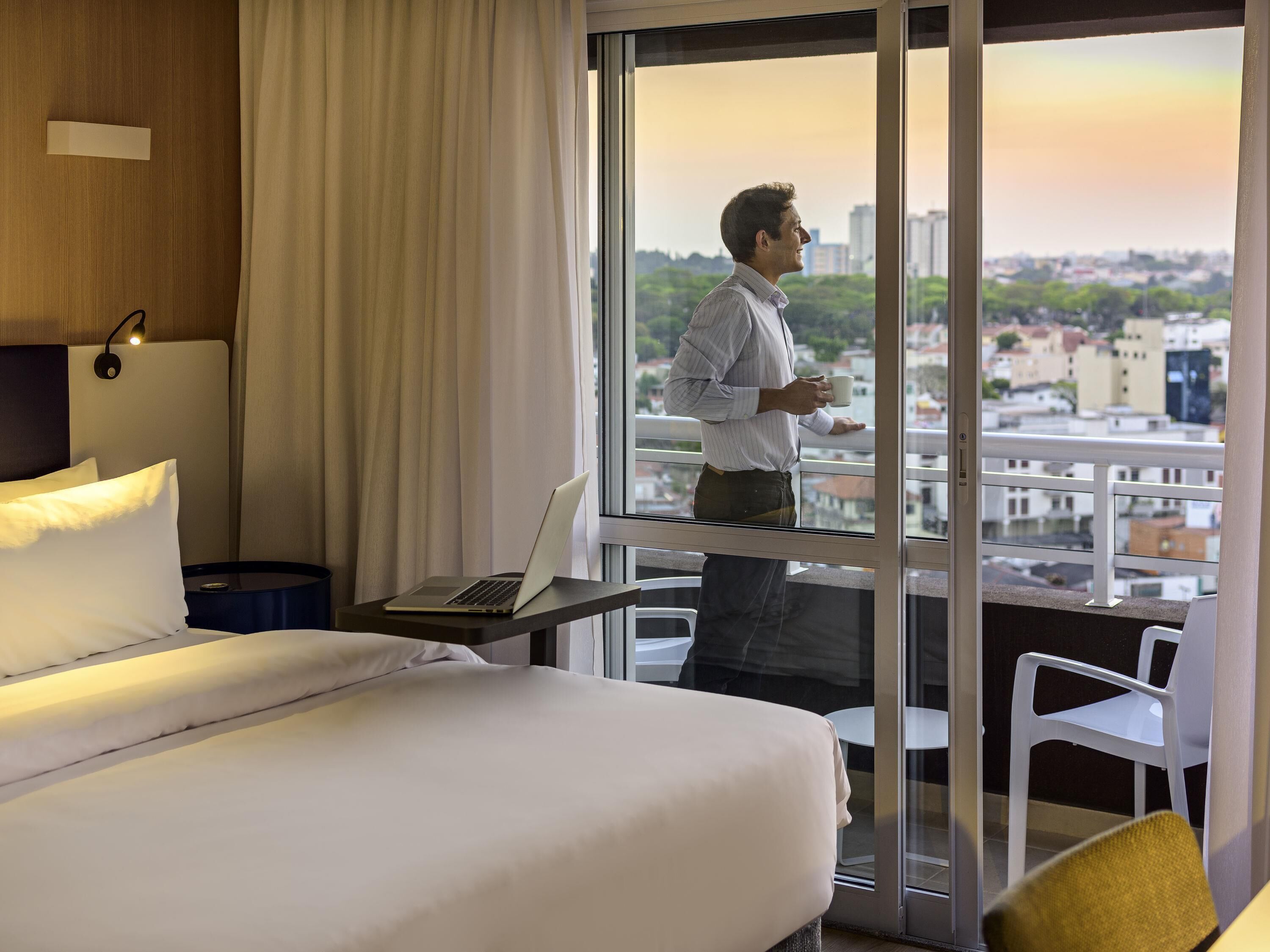 Studio, 1 Double Bed, Kitchen | In-room safe, desk, blackout drapes, soundproofing