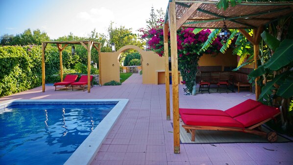 Outdoor pool - Inn Seventies Cheap & Chic II (Lagos)