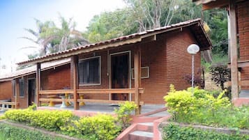 Standaard driepersoonskamer | Een minibar, gratis wifi, beddengoed