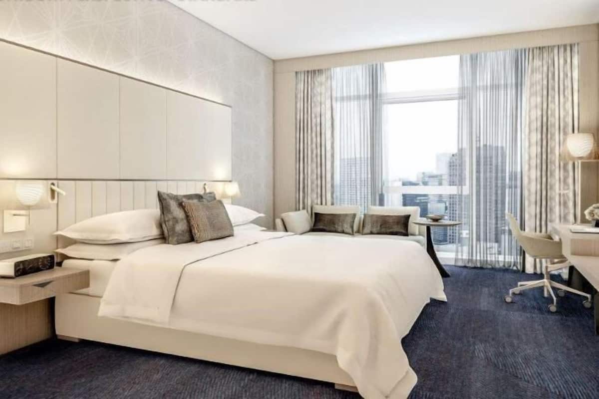 Hypo-allergenic bedding, down duvets, minibar, in-room safe