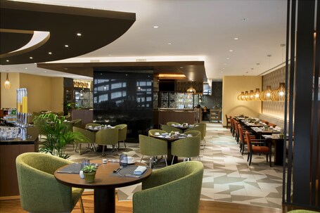 Pearl Rotana Capital Centre - Image 21