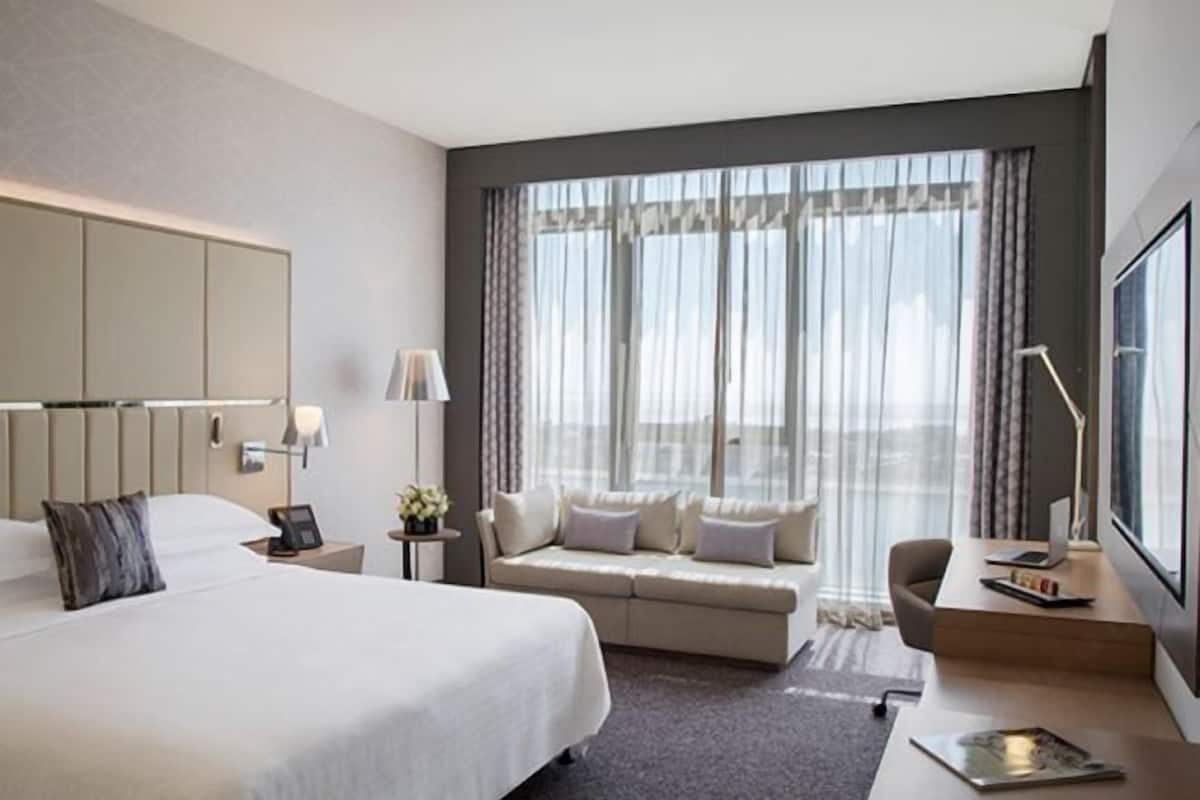 Hypo-allergenic bedding, down duvets, minibar, in-room safe