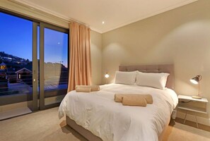 Algarkirk | 3 bedrooms, in-room safe, iron/ironing board, free WiFi