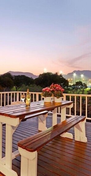 Maple Cottage | Terrace/patio