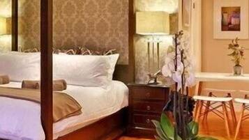 Maple Cottage | 2 bedrooms, in-room safe