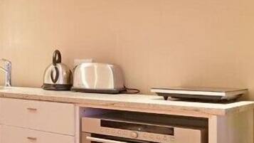 Maple Cottage | Private kitchen