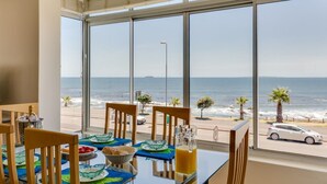 Dining - Afribode Villa Marina (Cape Town)
