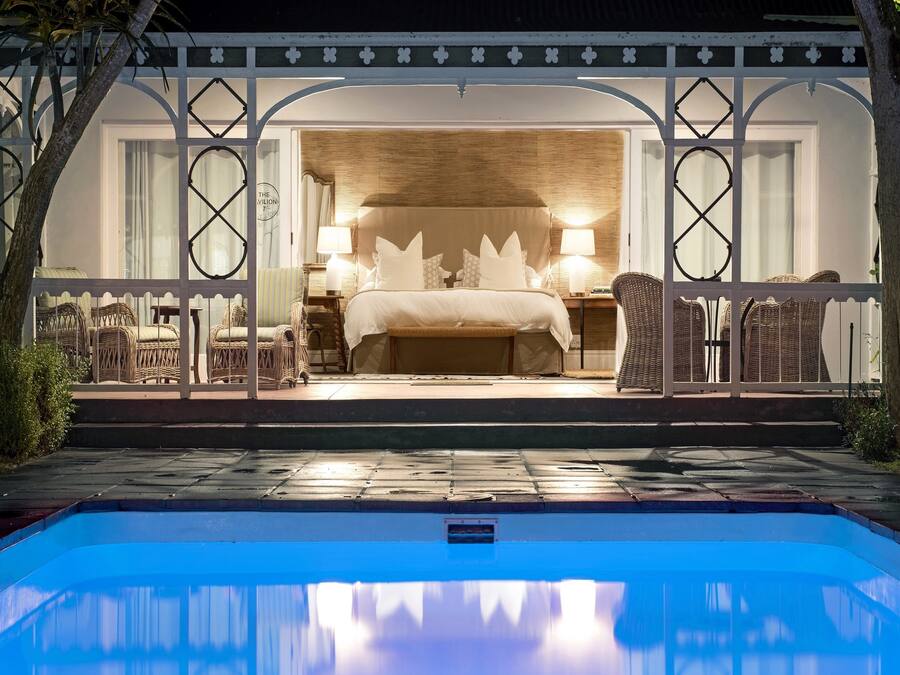 Außenpool, Liegestühle