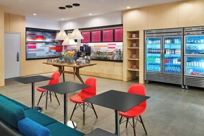 Déjeuner préparé sur commande servi tous les jours en supplément