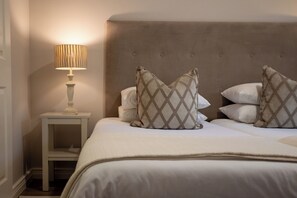  Vino Apartment | 2 bedrooms, premium bedding, in-room safe, iron/ironing board - Vino Self Catering Apartment (Stellenbosch)