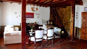 Unclassified image, 5 of 19, button - Posada Guasu (Samaipata)